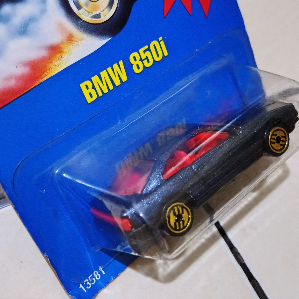 Hot Wheels RARE LANGKA BMW 850i Edisi Gold Medal Speed Mainan Mobil Kolektor Nomor 13581
