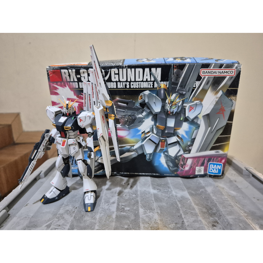 HG RX 93 Nu Gundam Bandai