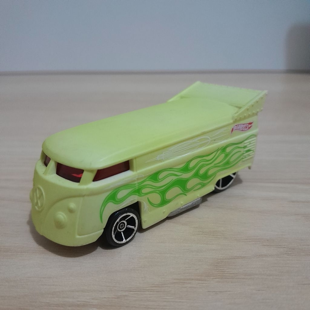 Hotwheels Color Shifters Volkswagen Drag Bus