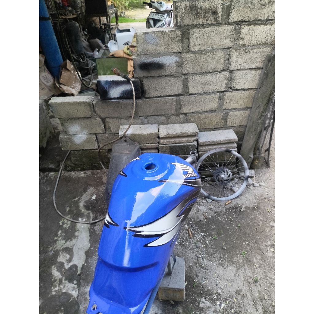 tangki megapro primus warna biru