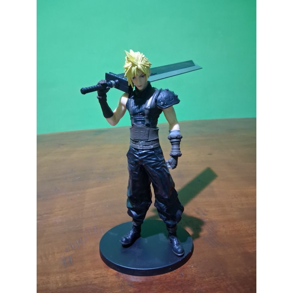 Action Figure Cloud Strife FF7