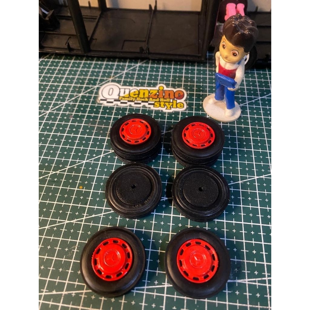 BAN KARET QIU TOYS MINIATUR TRONTON UHD TYPE WELDOOP