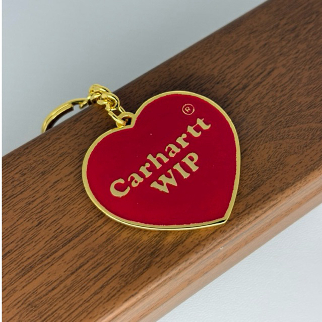 Carhatt WIP Key to my Hearts Keychain merah 4x4 Cm