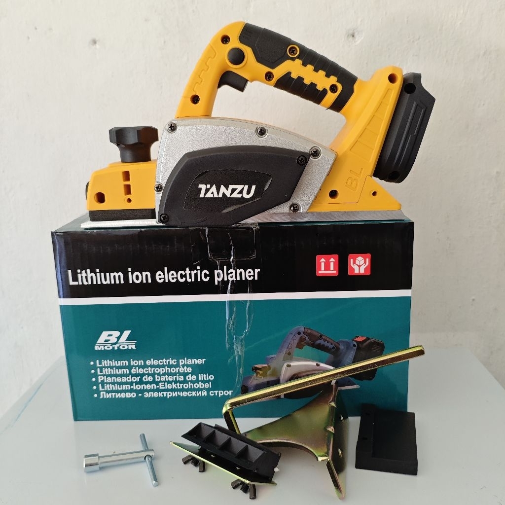 Mesin Planer/Ketam/Serut Kayu Brushlees menggunakan Baterai LXT