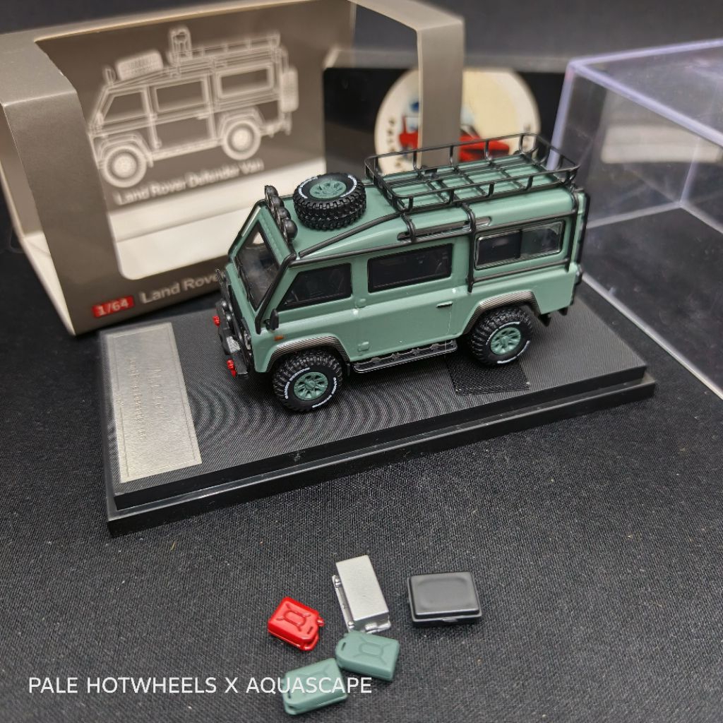 MASTER LAND ROVER DEFENDER VAN SAGE GREEN