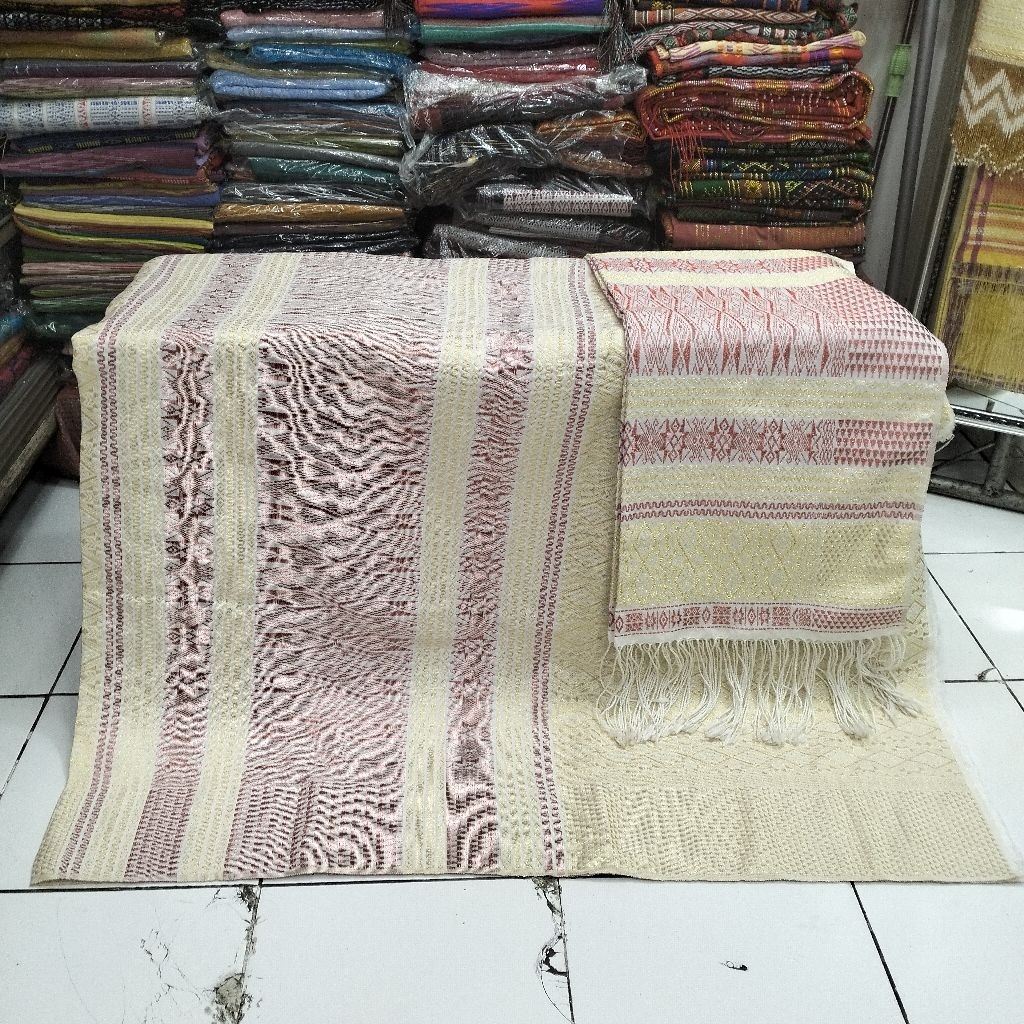 SONGKET TUMTUMAN TTS BENANG KRISTAL MOTIF PIALA.