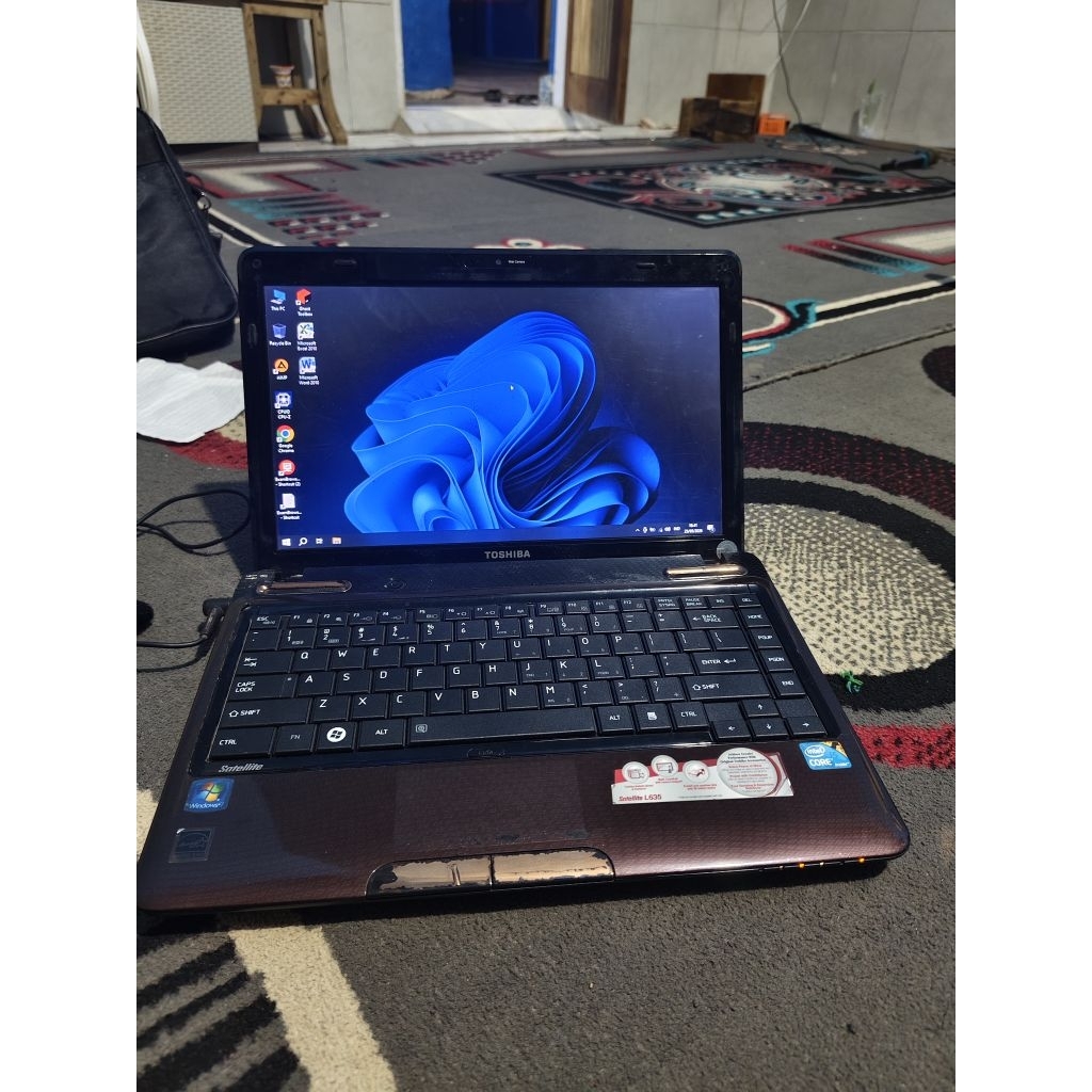 Toshiba  Core i5 Windows 10