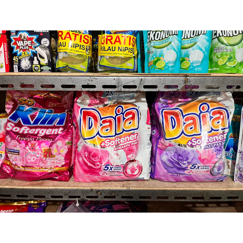 Daia Deterjen Bubuk 1,5kg/ Soklin Softergent Deterjen Bubuk 1,5kg