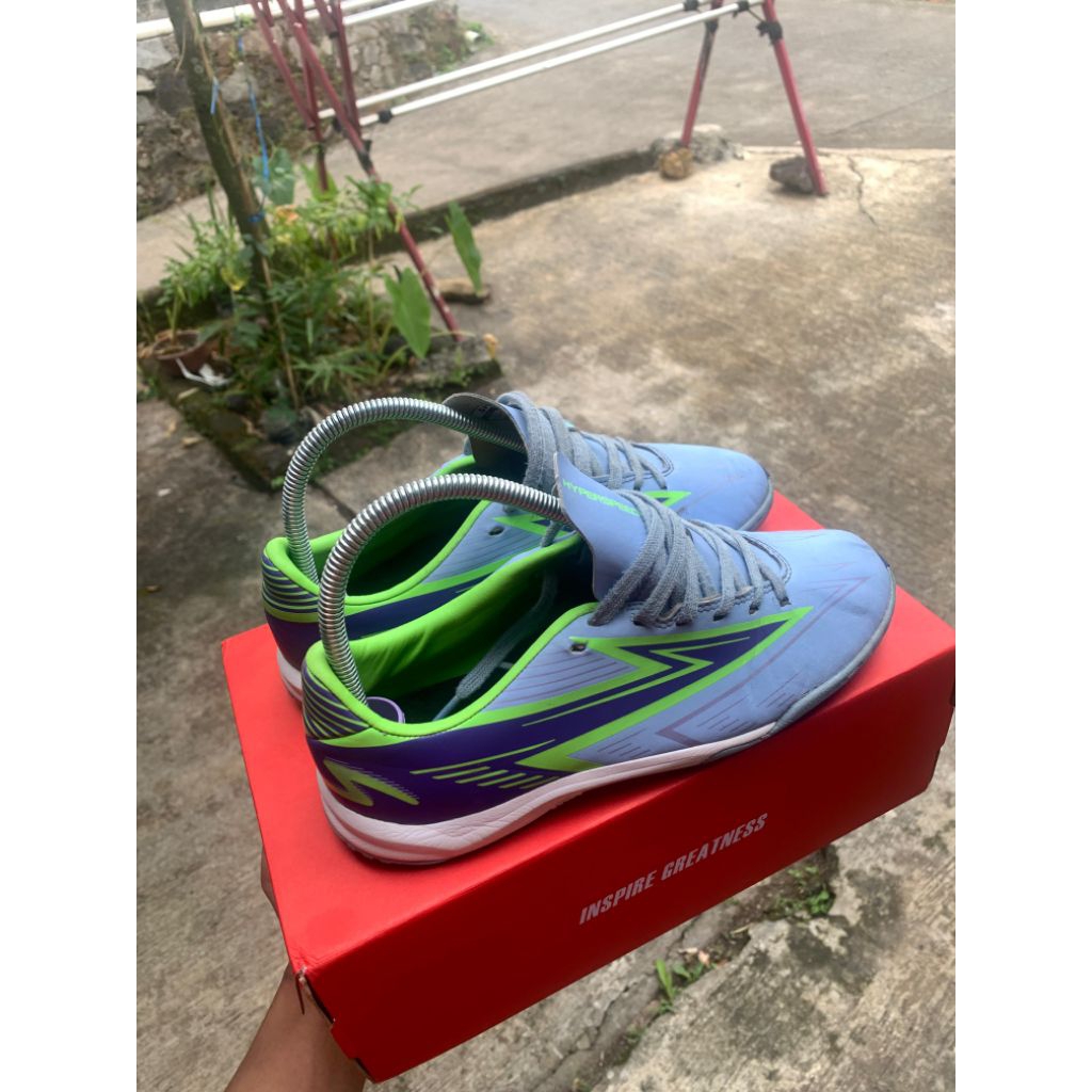 Sepatu Futsal Specs Hyperspedd sz39 second