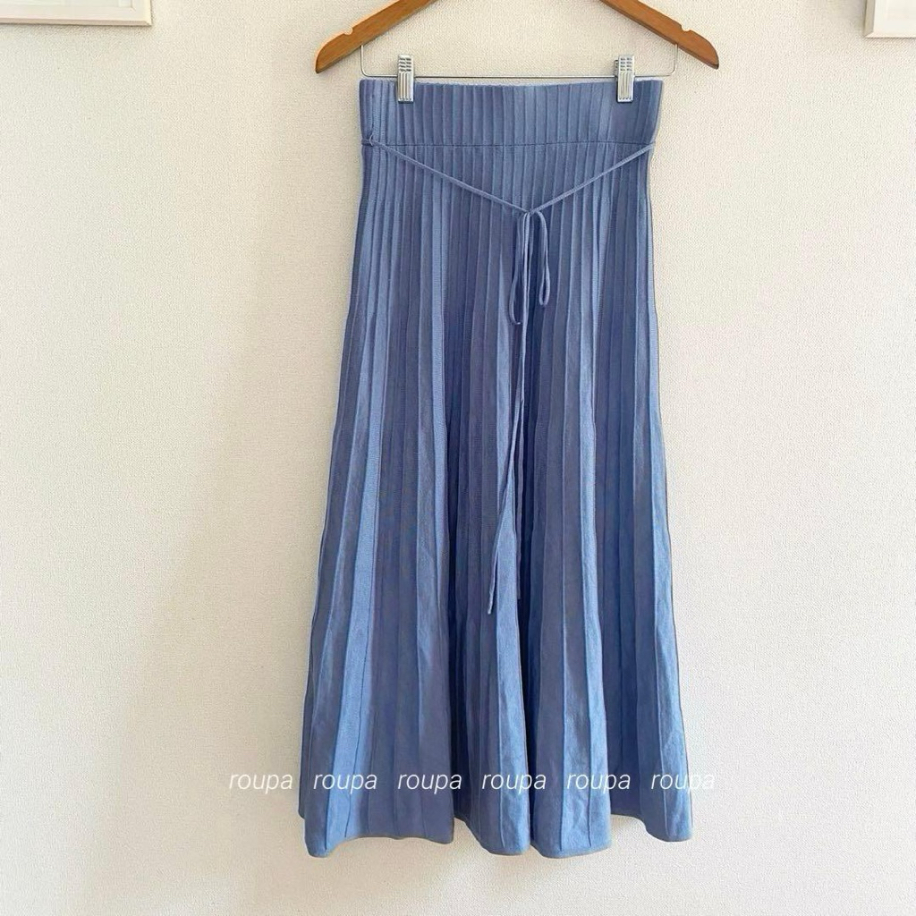 Rok Knit MilaOwen Warna Baby Blue dengan Desain Pleated dan Tali Pengikat