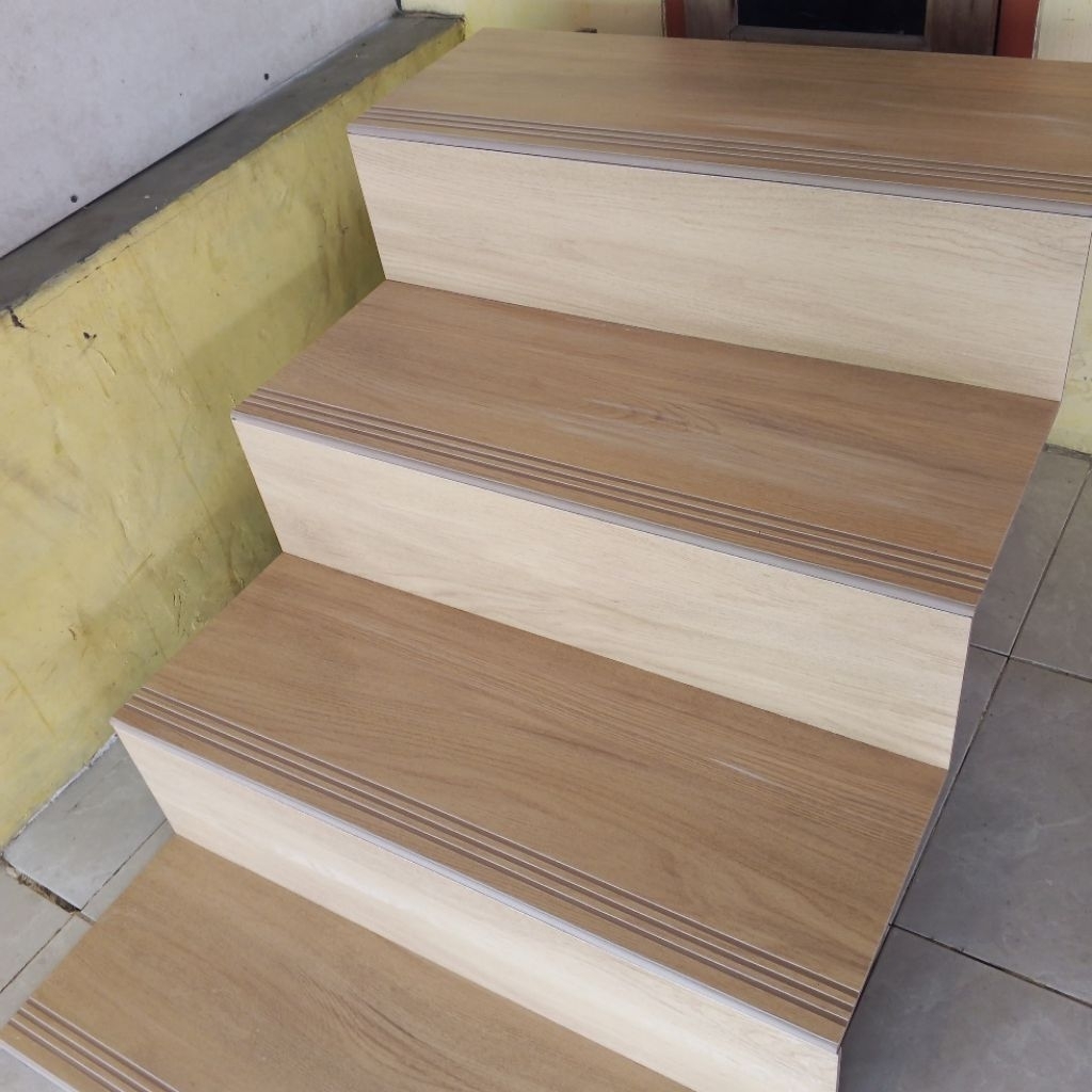 Stepnosing Granit Tangga, Bevel, Bullnose, Pingul