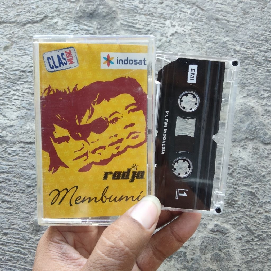 Kaset Pita Radja - Membumi