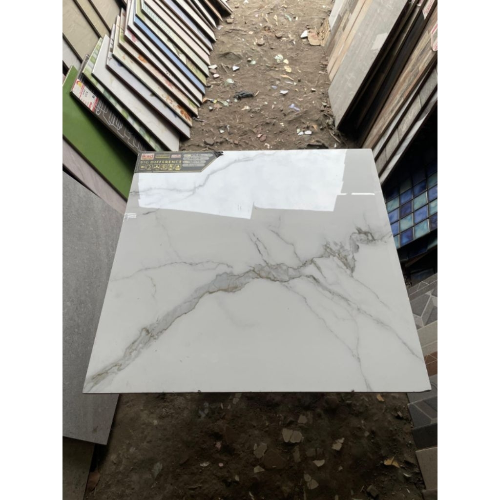 GRANIT MURAH IKAD 60x60 CARRARA PUTIH CORAK