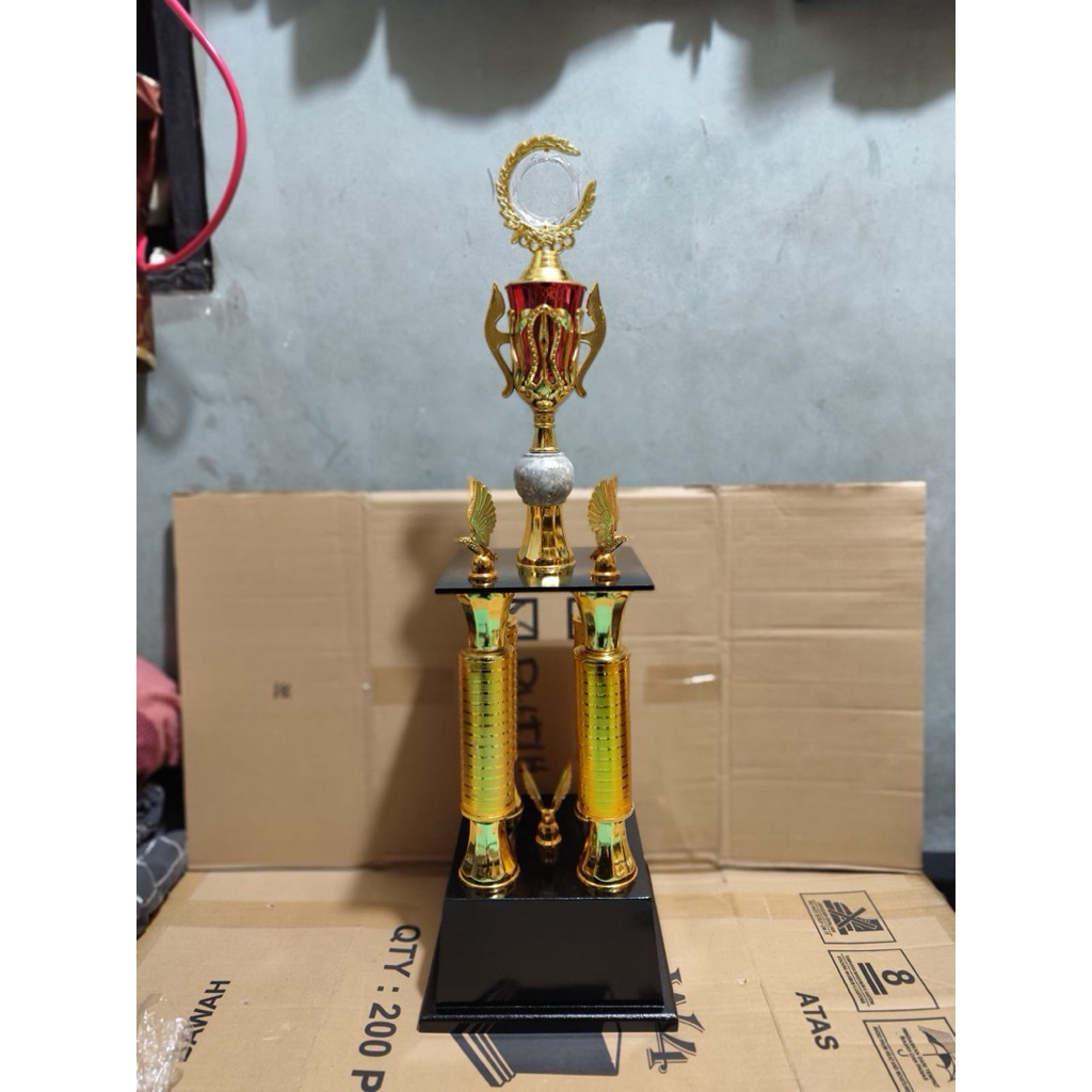 Piala Satuan Kaki 4 Murah Mewah Marmer Gold