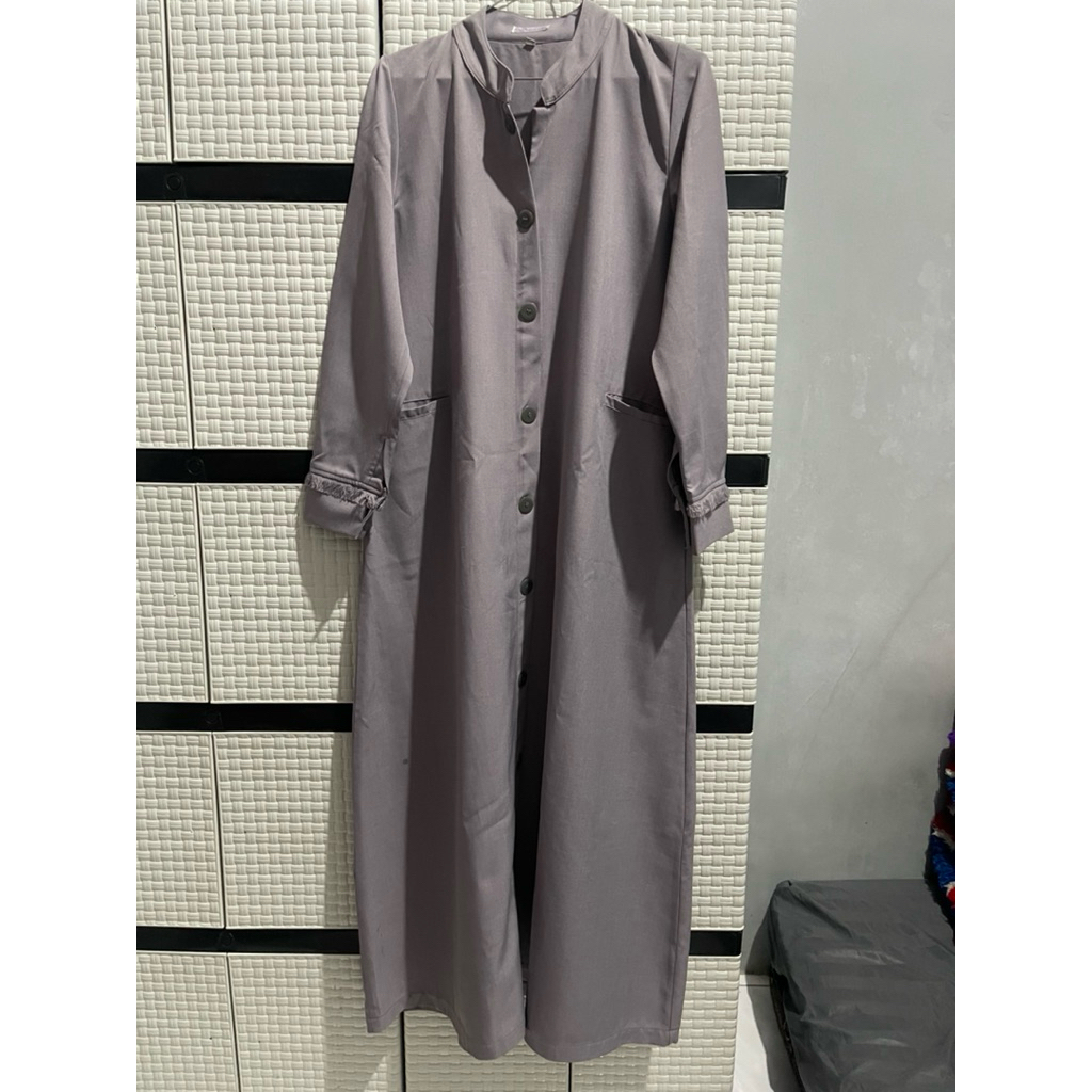 Preloved gamis alila grey size s
