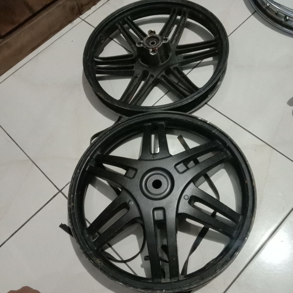 velg depan belakang spin 125