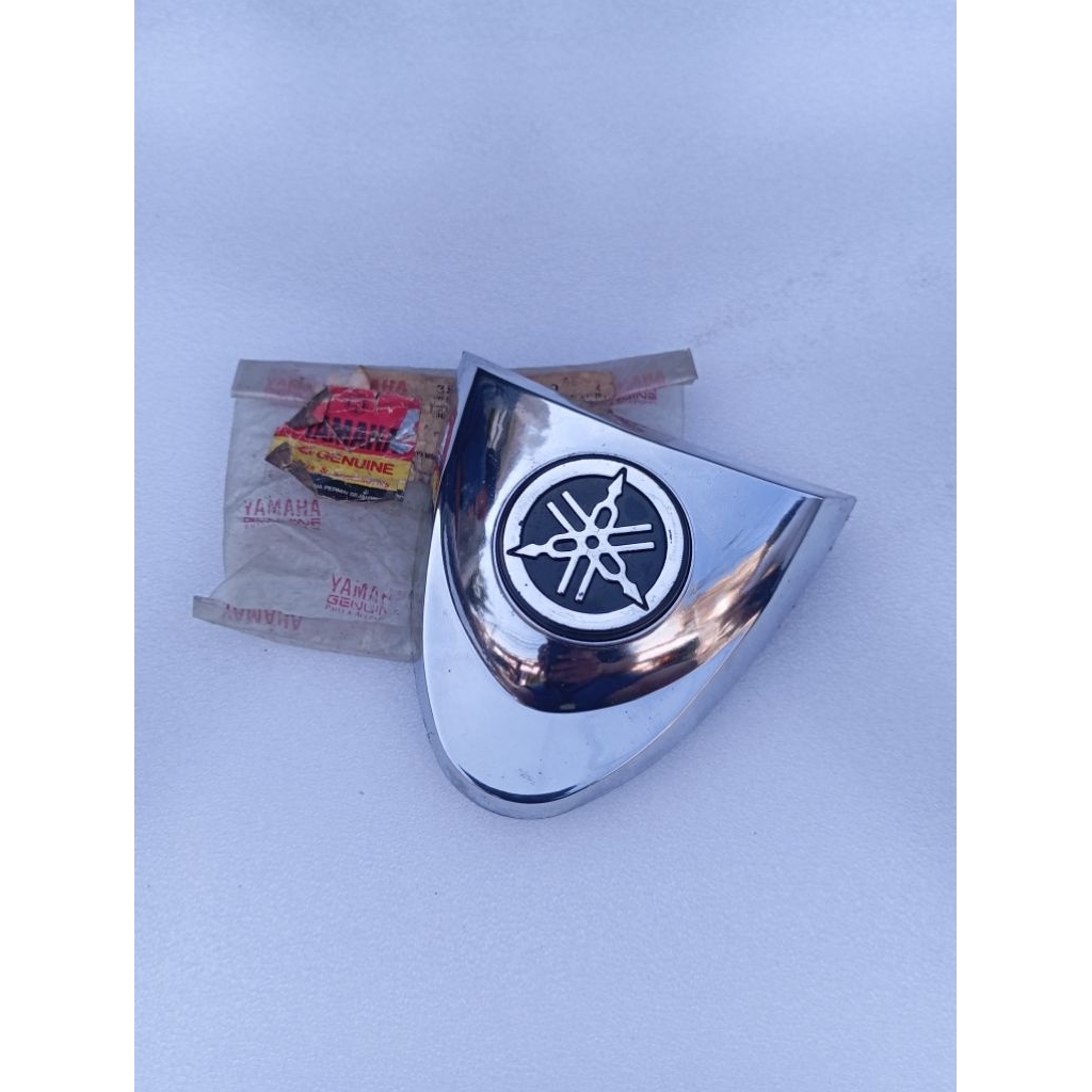 Emblem dasi depan panel dada chrome Yamaha Fizr F1zr Fiz R Original