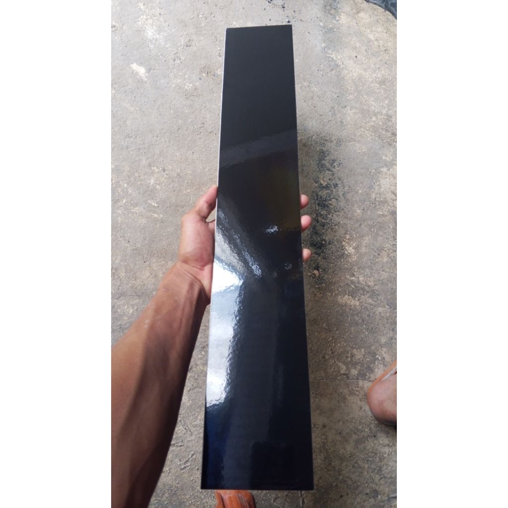 List Granit 10x60 Hitam Polos