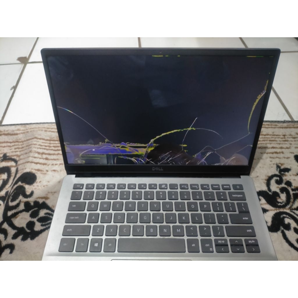 Dell Latitude 3301 Ram 8 gen 8, processor i5