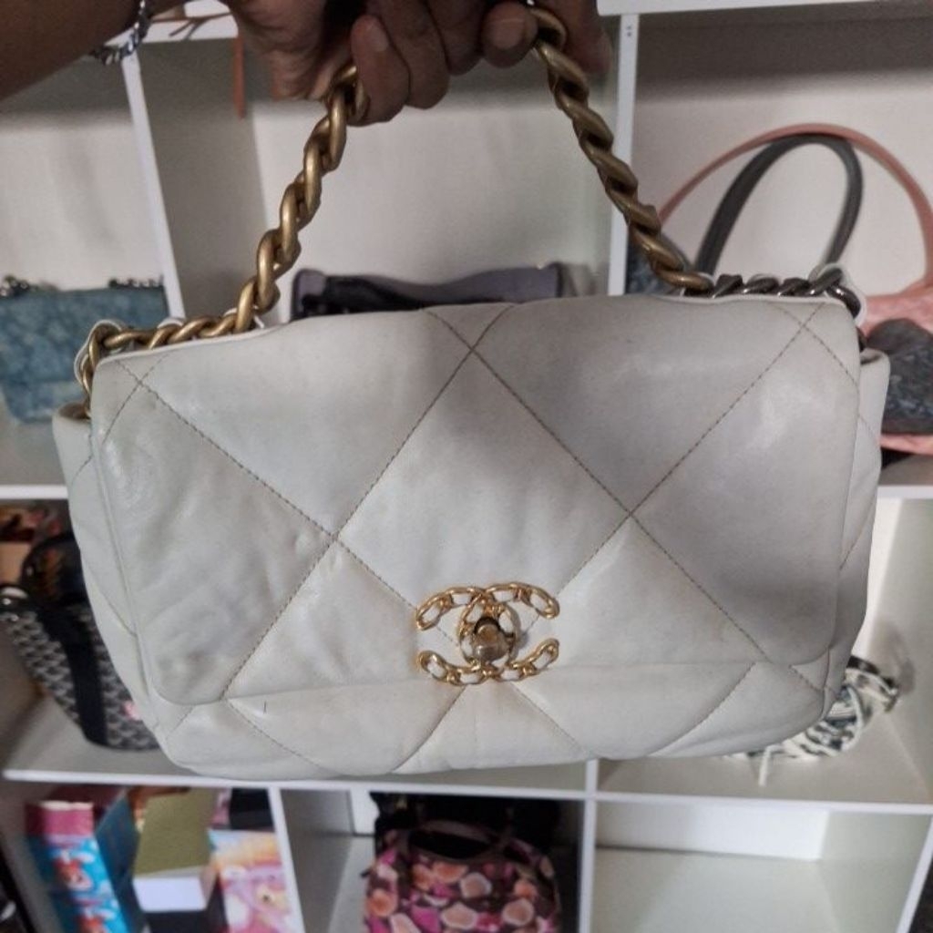 Chanel c19 white