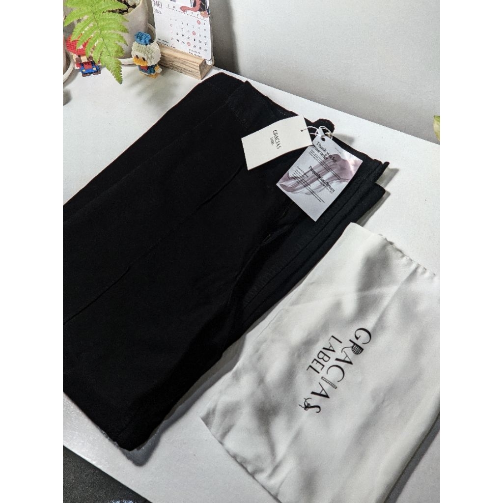 Aria pants gracias label