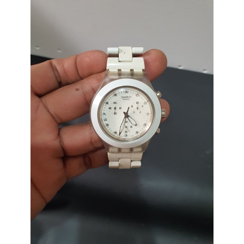 tangan Swatch seri Irony Diaphane Chronograph