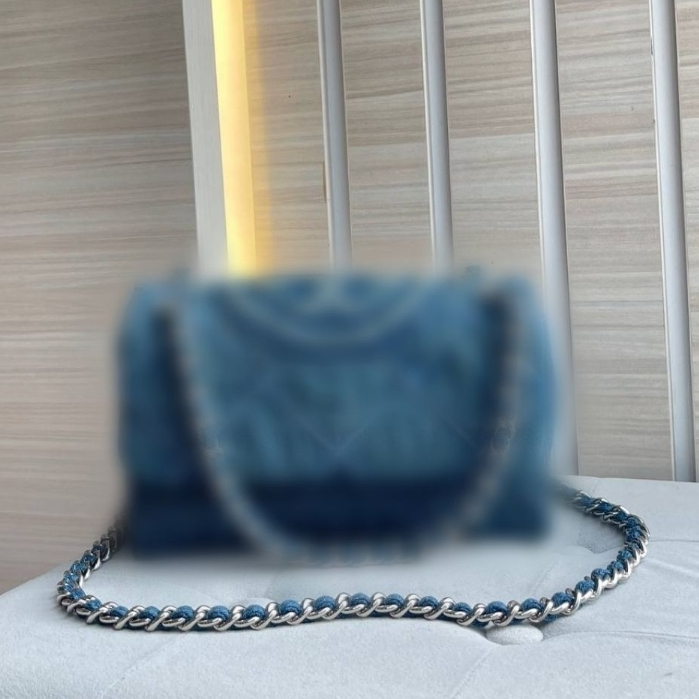 18 / Tas Selempang Wanita Taby Fleming Convertible Zig Zag Denim Blue