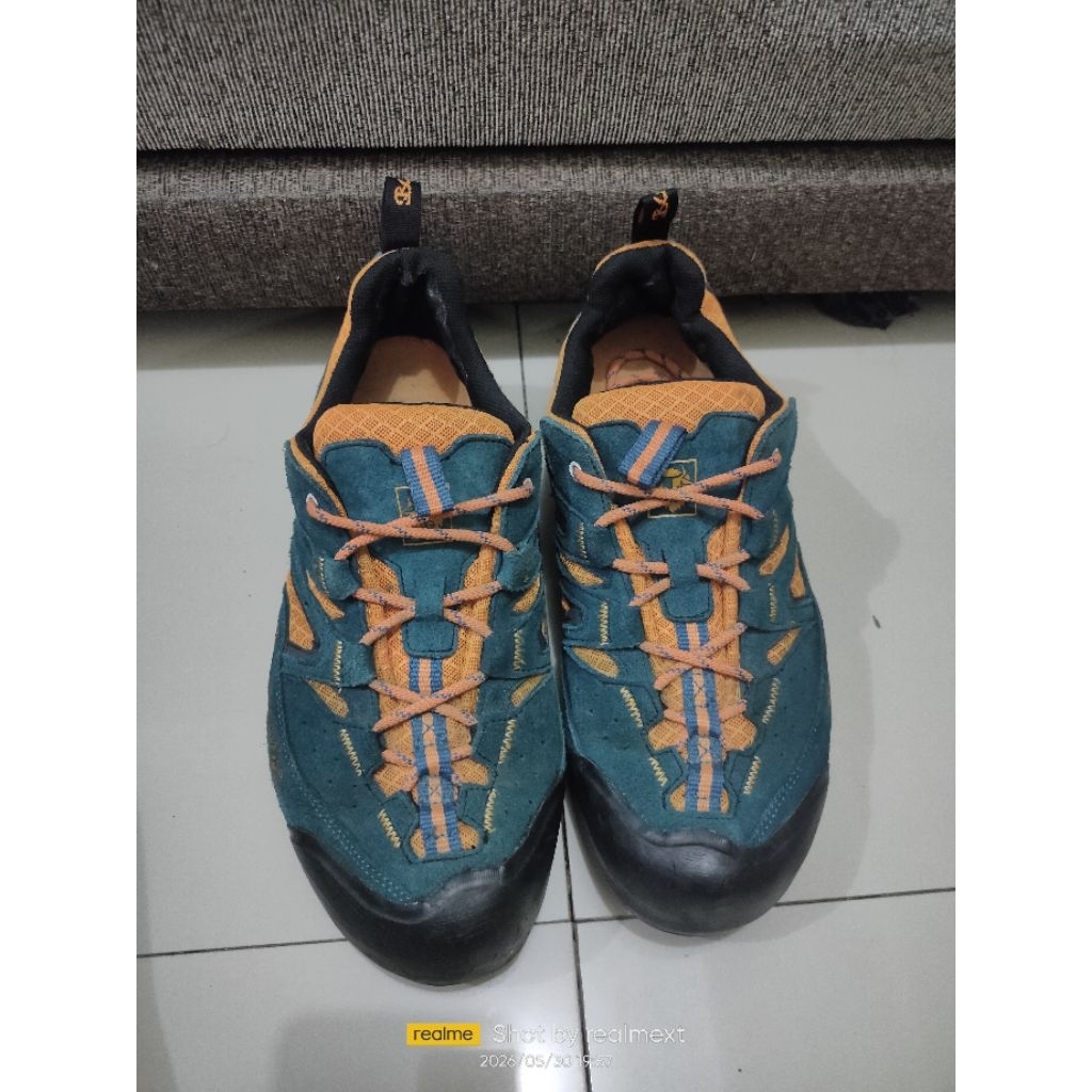 sepatu blackyak