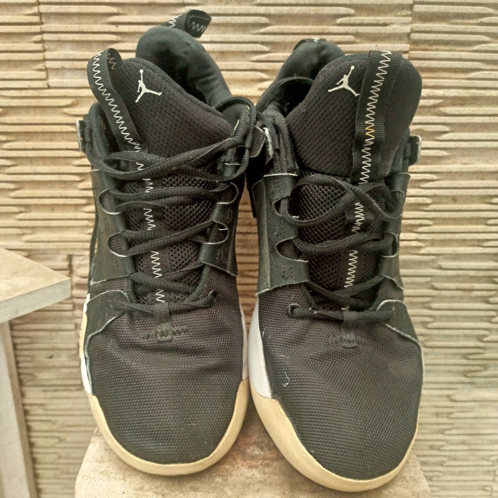Sepatu Basket Branded Original Second Size 43