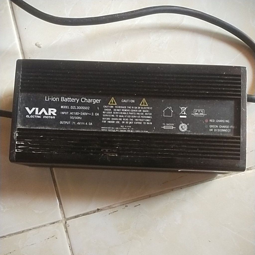 Charger Viar Q1