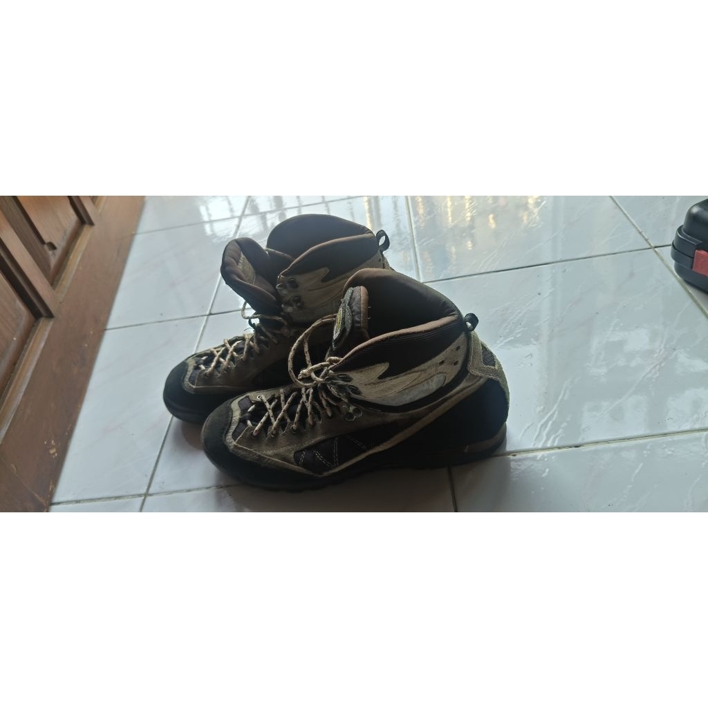 sepatu Asolo