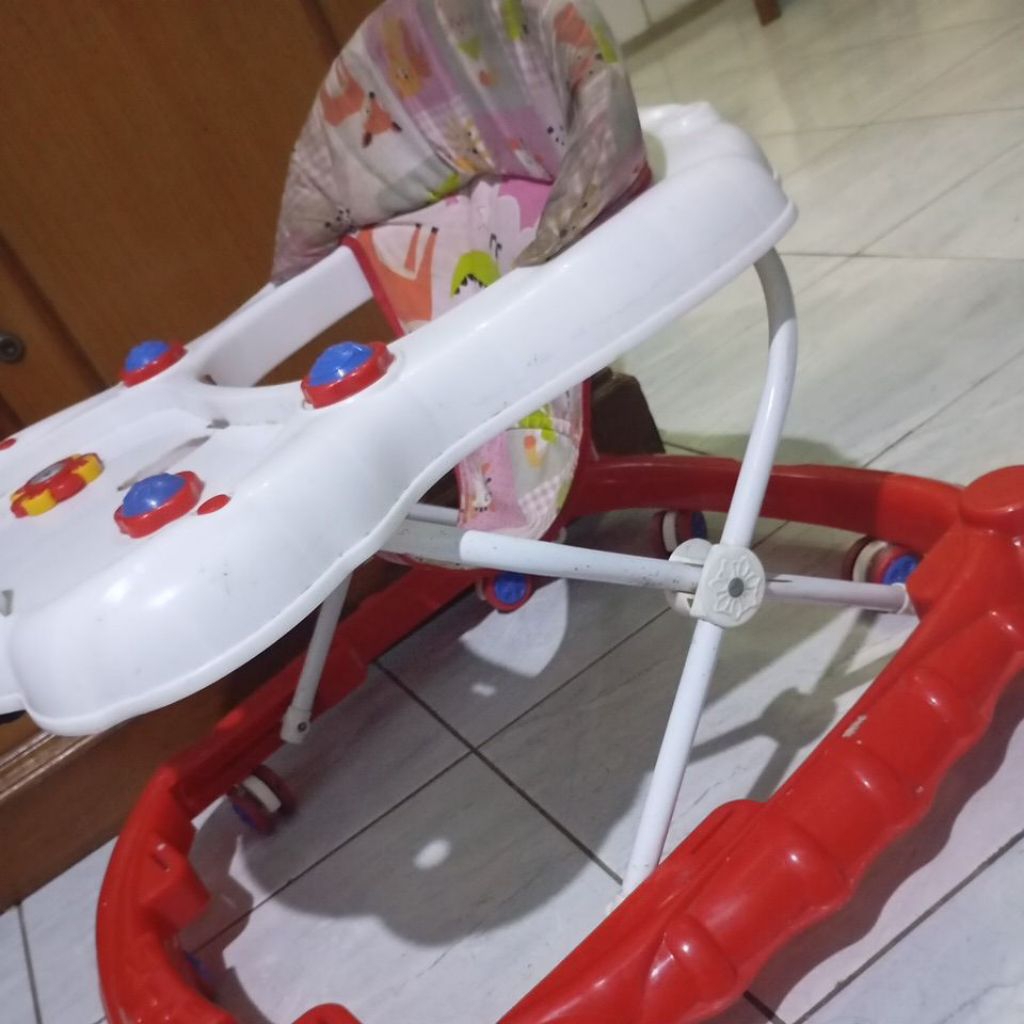 roda main bayi 6 bulan bisa cod