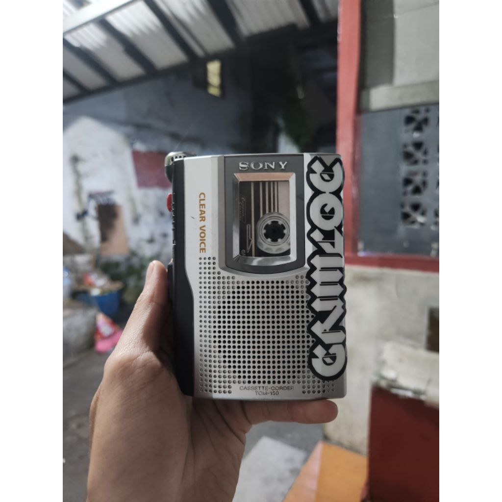 Walkman dan Satu Set Kaset Mesin Tempur 3pcs
