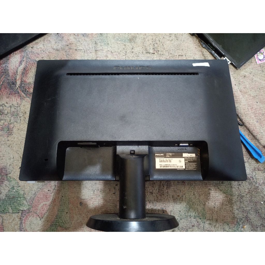 mesin monitor pc philips 16inc  minus pecah