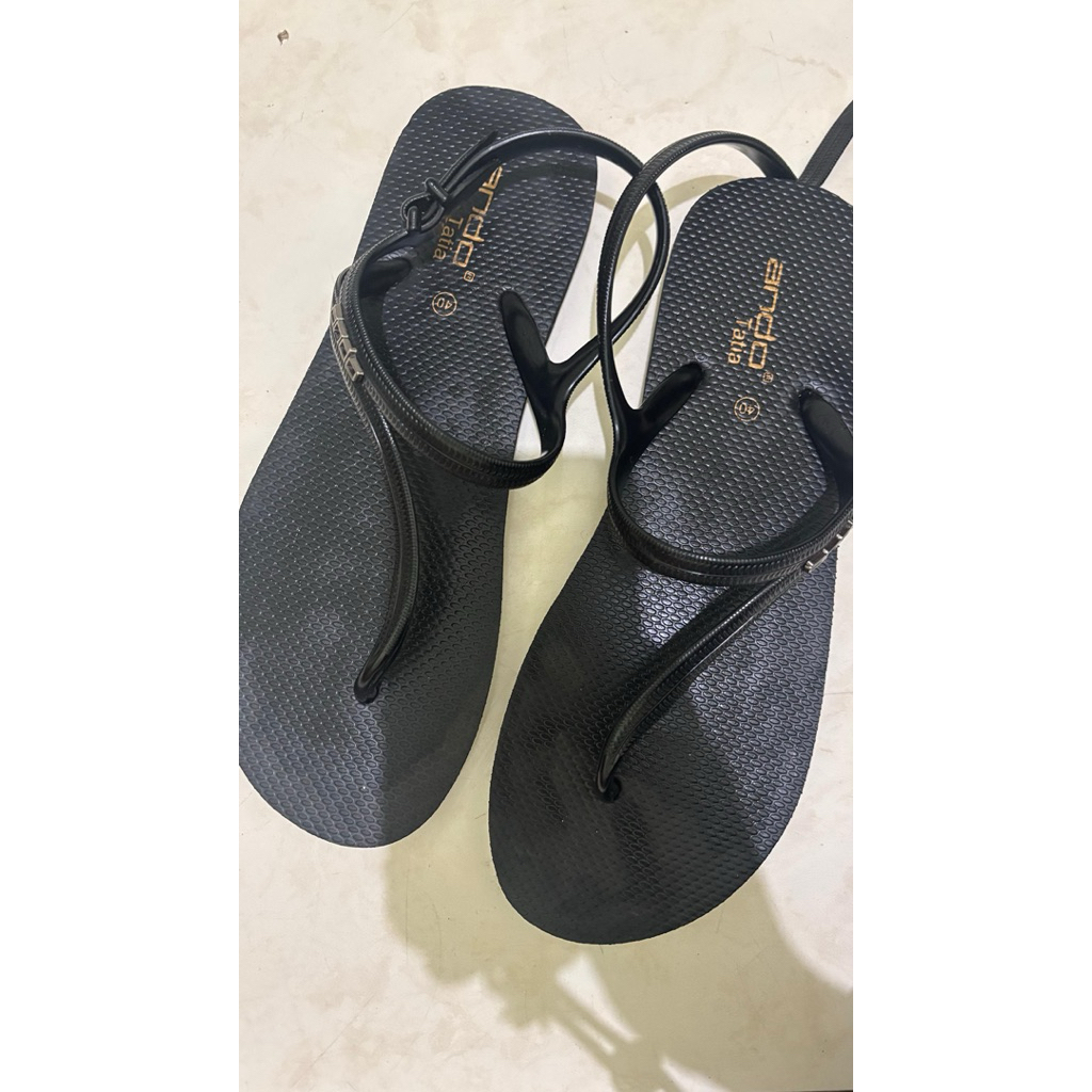 sandal tali Ando