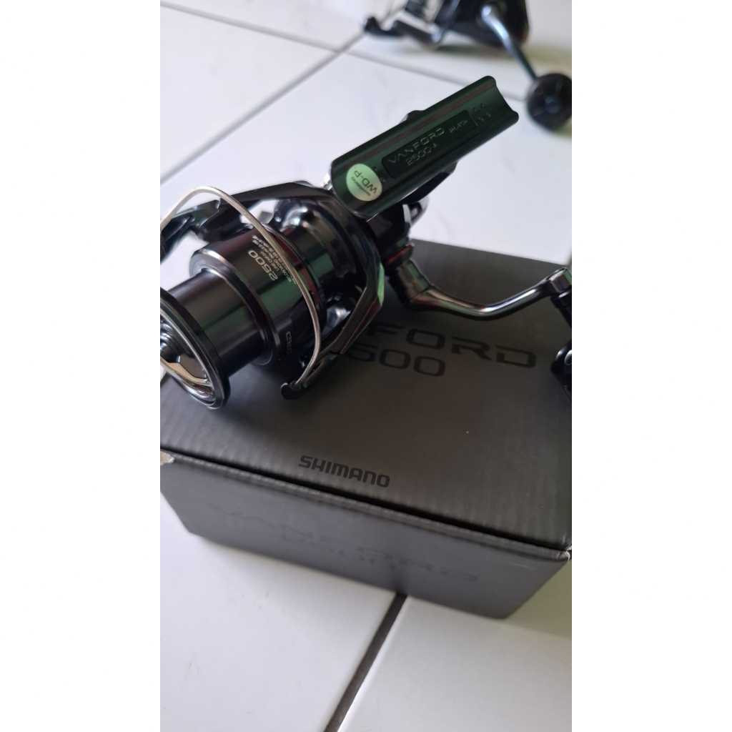 SECOND SPINNING REEL SHIMANO VANFORD 2500