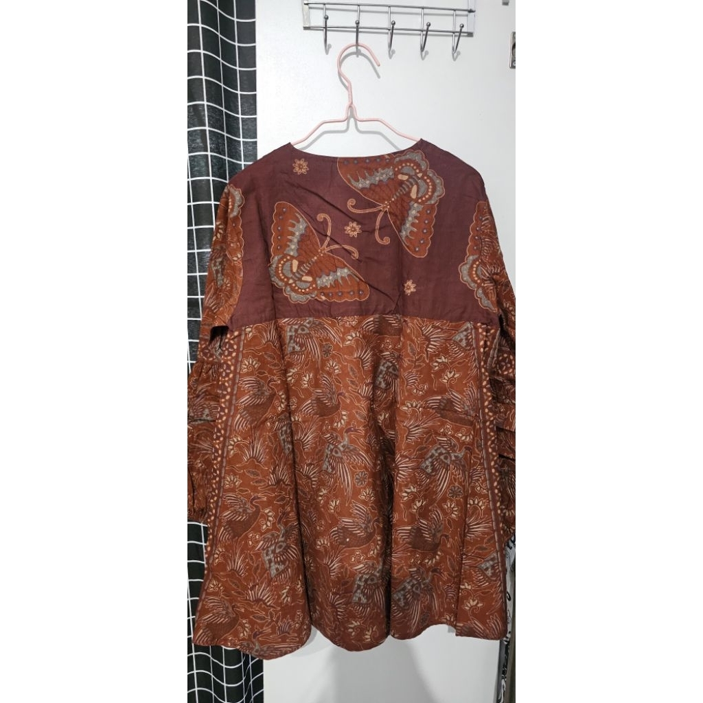 Preloved blouse batik merek FittingRoom11 size S