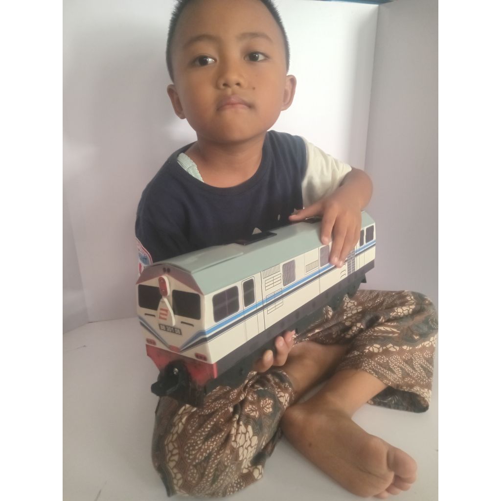Mainan kereta api BB301 Garis Biru