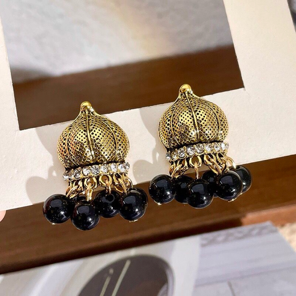 Anting Tusuk Vintage Gold Black Drop Anting Elegant Wanita
