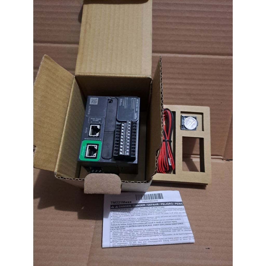 PLC Schneider Modicon M221 TM221ME16R 16 IO relay Ethernet