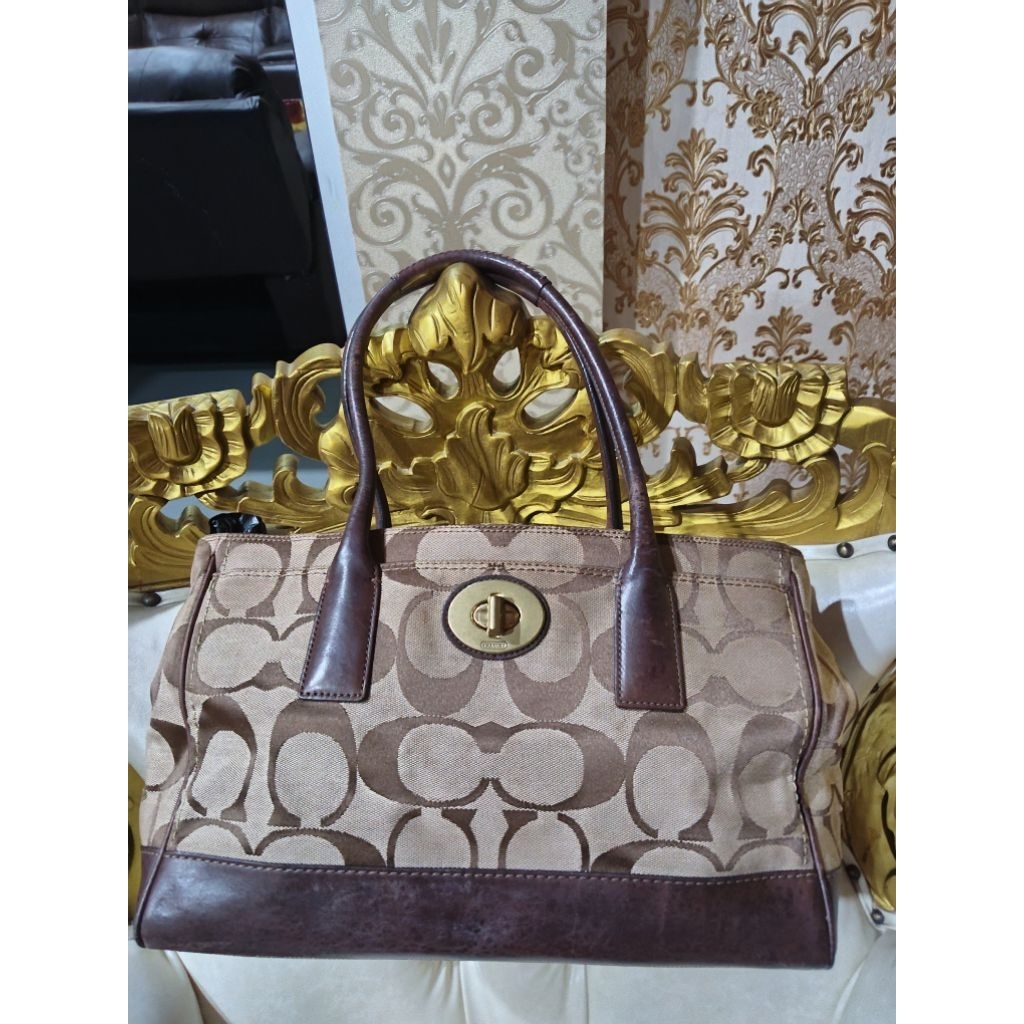 Tas COACH bekas pemakaian, second seken preloved