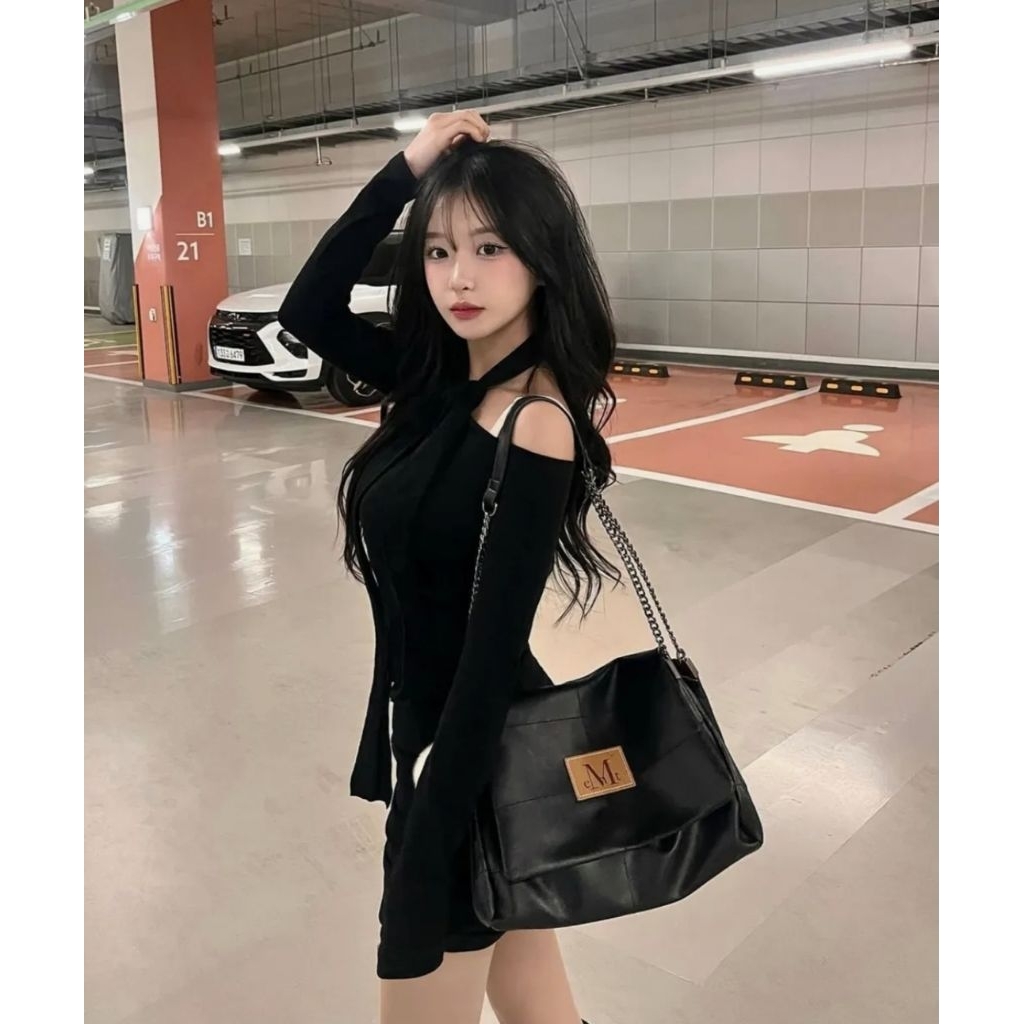 MUCENT Infinity Leather Chain Shoulder Bag (Unisex)
