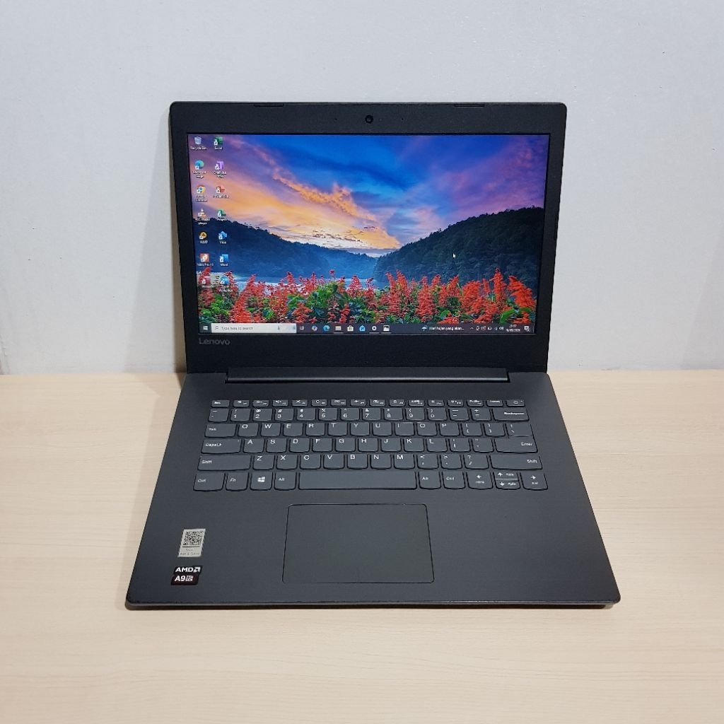 Lenovo Ideapad 320 AMD A9-9425 Ram 8GB SSD 256GBGB AMD Radeon R5