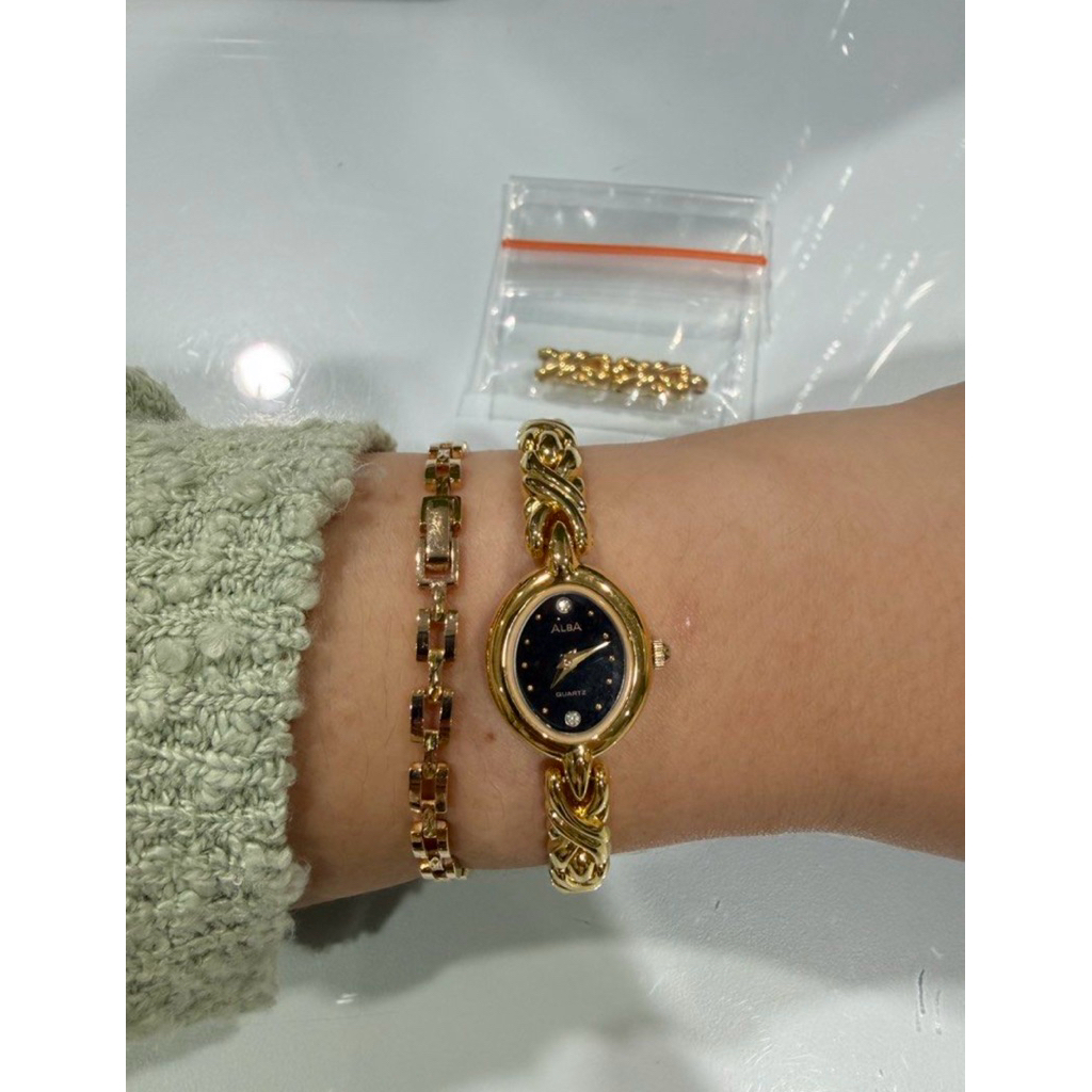 Alba oval vintage watch jam tangan wanita