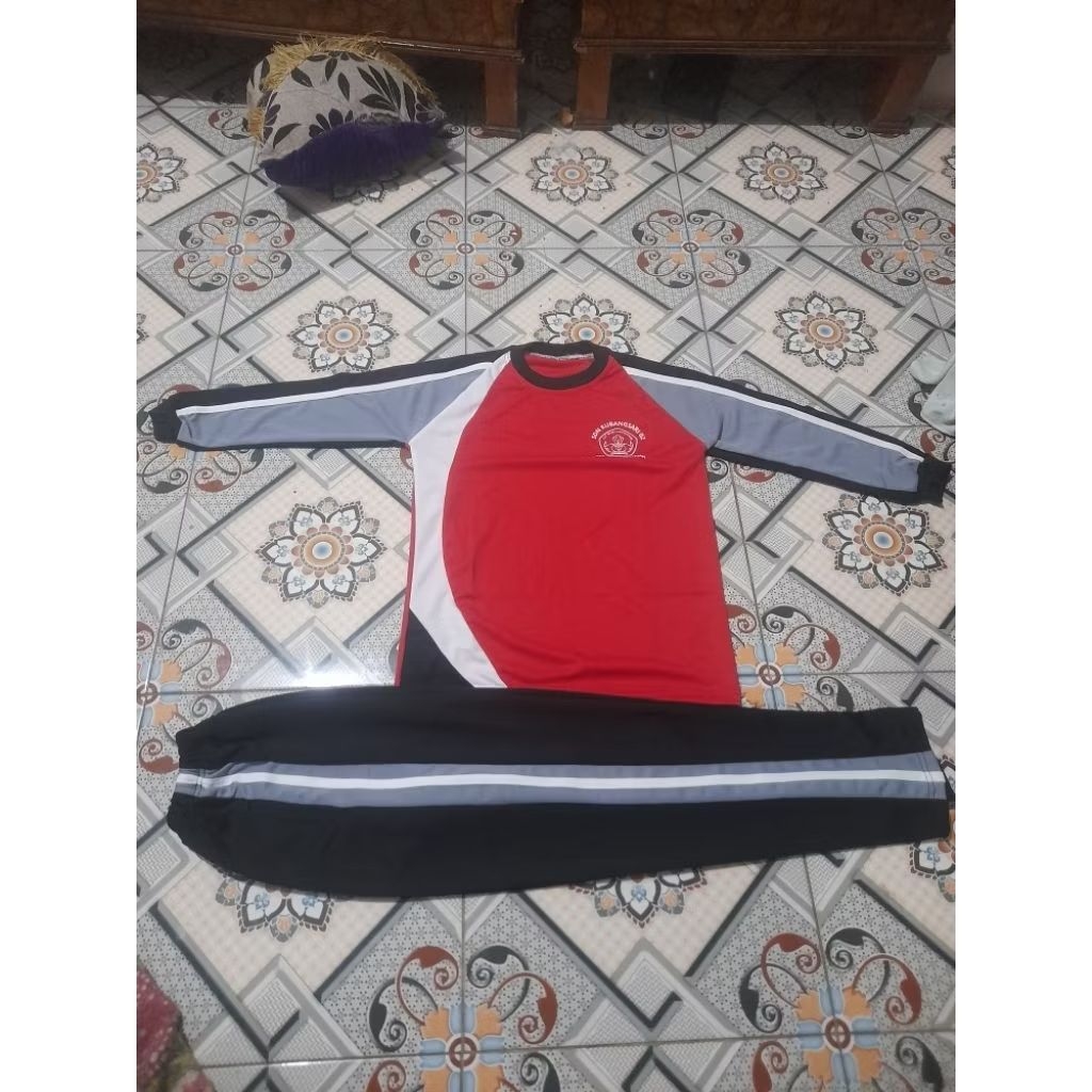 Setelan Olahraga Dewasa Baju Kaos Senam Guru Pria Wanita