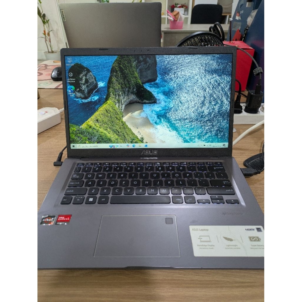Asus VivoBook 14 M415D 8/512GB Ryzen 3 - Second Office