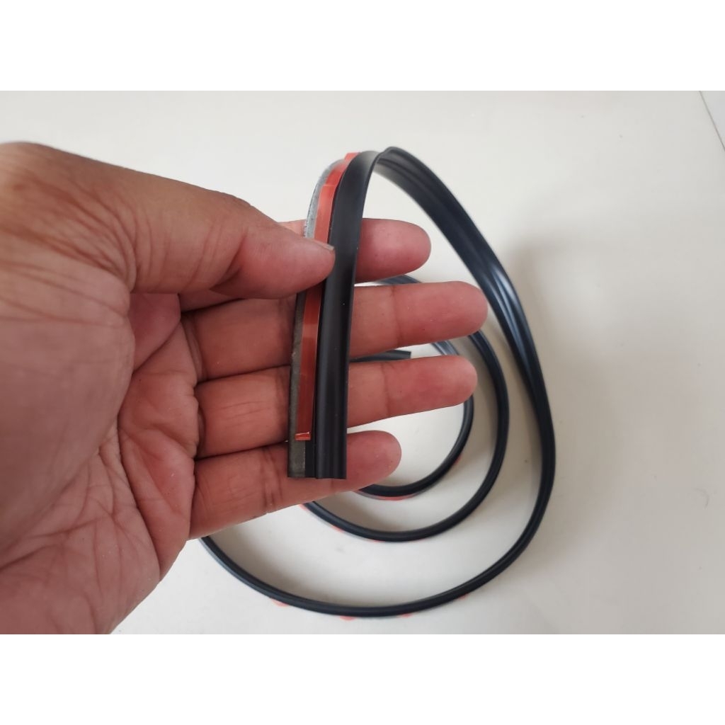 karet lis bodykit Fortuner rush universal