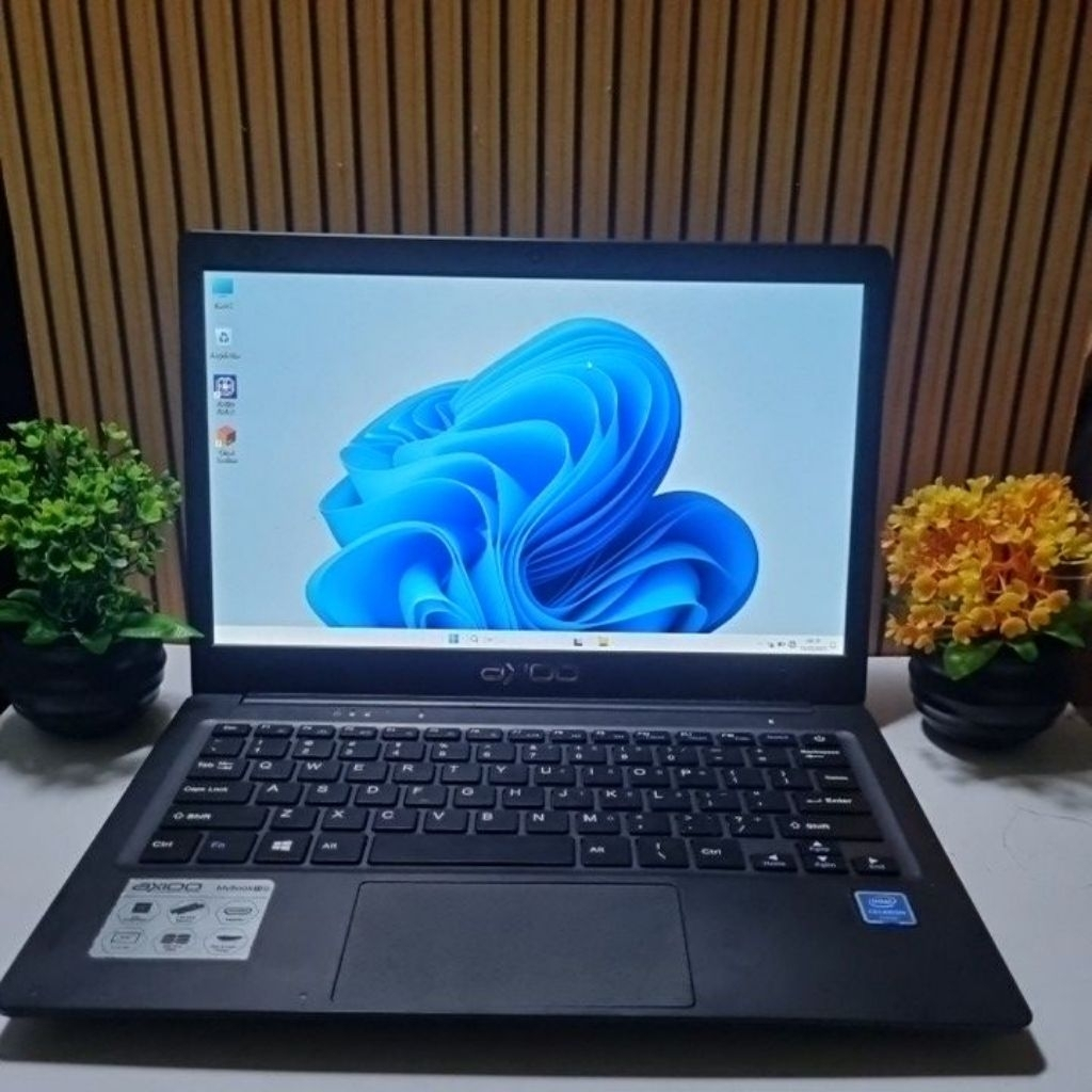 Laptop Notebook Asus ukuran Kecil core i3 celeron dll