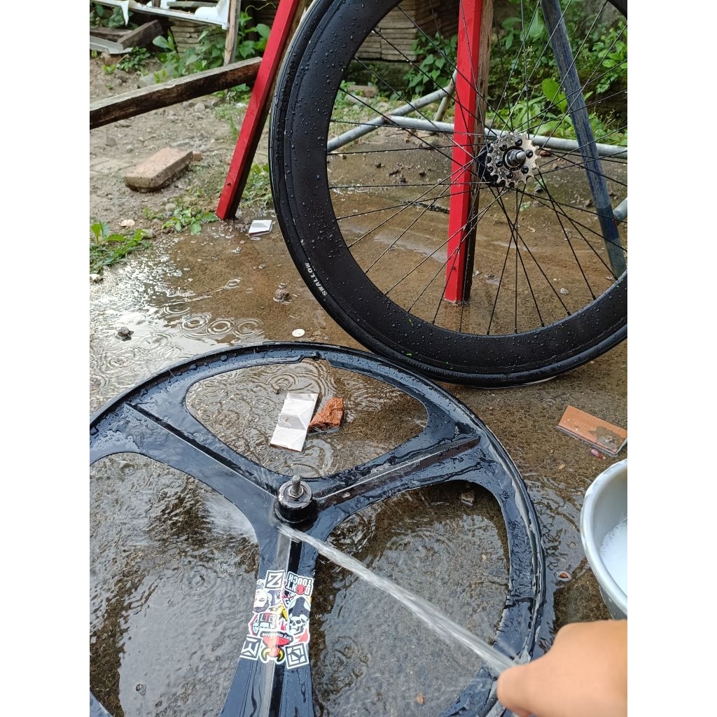 wheelset 3 spoke hitam masih loncer abis