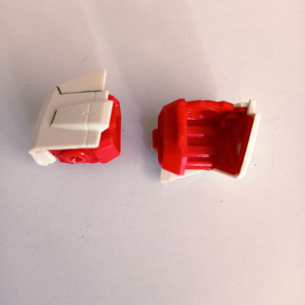 SHOULDER MG 1/100 ASTRAY RED FRAME DABAN